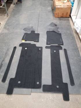 Toyota 222.to1b25 Sienna 2025 Carpet Front 133422