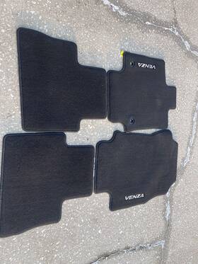 Pt956-48210-02 Toyota Venza 2021-24 Oem Carpet Logo Floor Mats 4 Pc Black