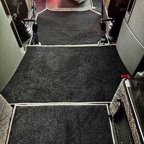 Vl860-fm-c-blk V-truck Corp Vl860-fm-c-blk/grey Floor Mat Set For Volvo Vnl 860 Models 2019-2024 Black/grey