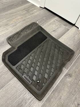30733916 Volvo 2004-2013 S40 C70 C30 V50 Sc30 T5 Left Driver Front Oem Floor Mat