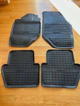 9421988 Volvo 4 Piece Plastic Mat Set #9421988